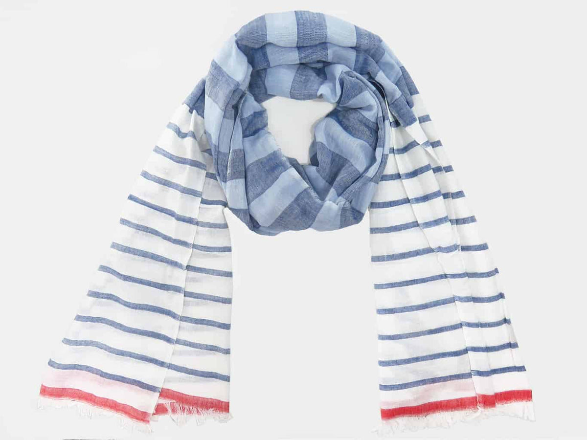 Modello - Sciarpe primaverili estive - sciarpa foulard a righe azzurre e rosse