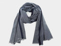 Modello - Sciarpe primaverili estive - sciarpa foulard blu in cotone  a righe