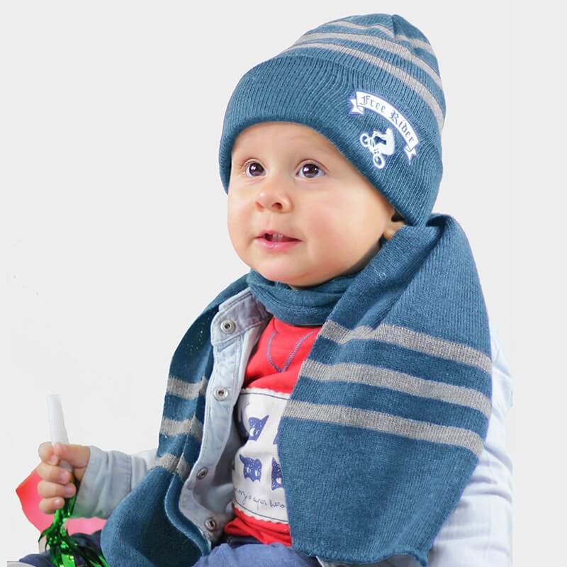 Cappello e sciarpa a righe con stampa Free Style - denim