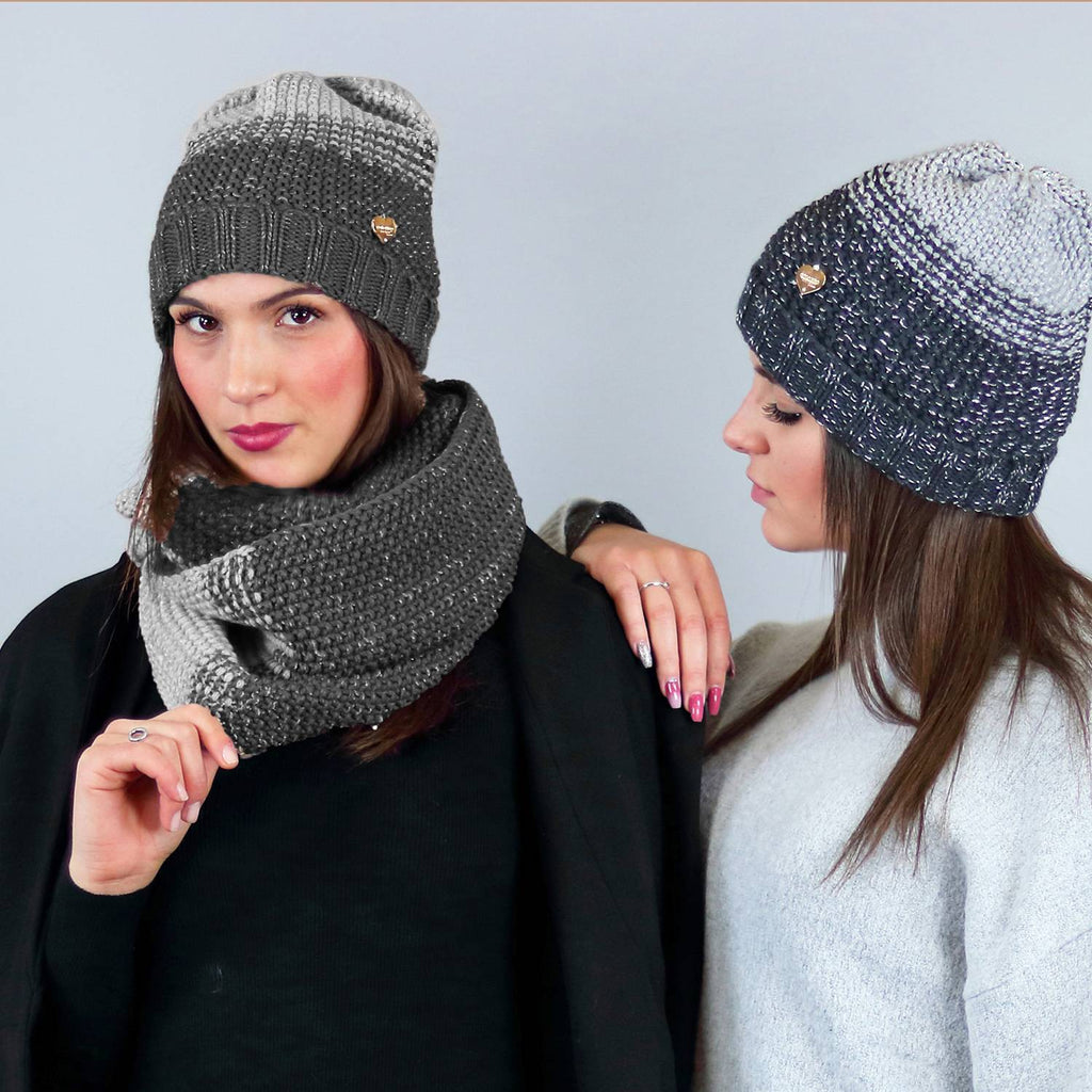 Cappello e sciarpa ad anello sfumate con lurex