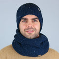 Cappello e sciarpa ad anello bottonati blu