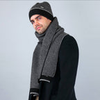 Cappello e sciarpa da uomo a nido d'ape