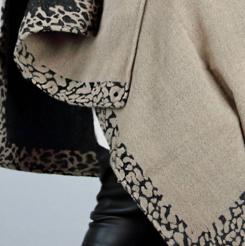 Poncho con bordo leopardato - Colombo Milano 1911 - dettaglio