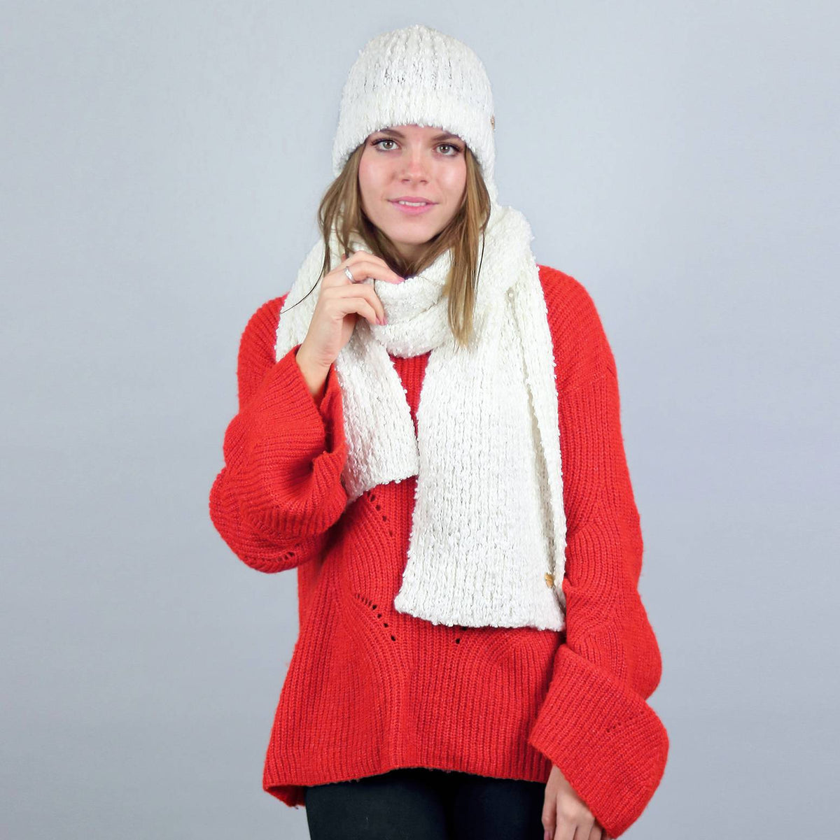 Cappello e sciarpa bouclé