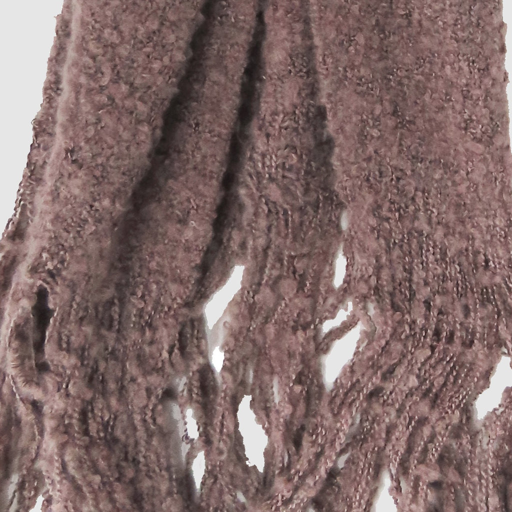 Maxi sciarpa rosa terracotta filato bouclè dettaglio