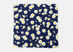 Modello - Margherite - bandana di cotone con margherite stampate su fondo blu notte