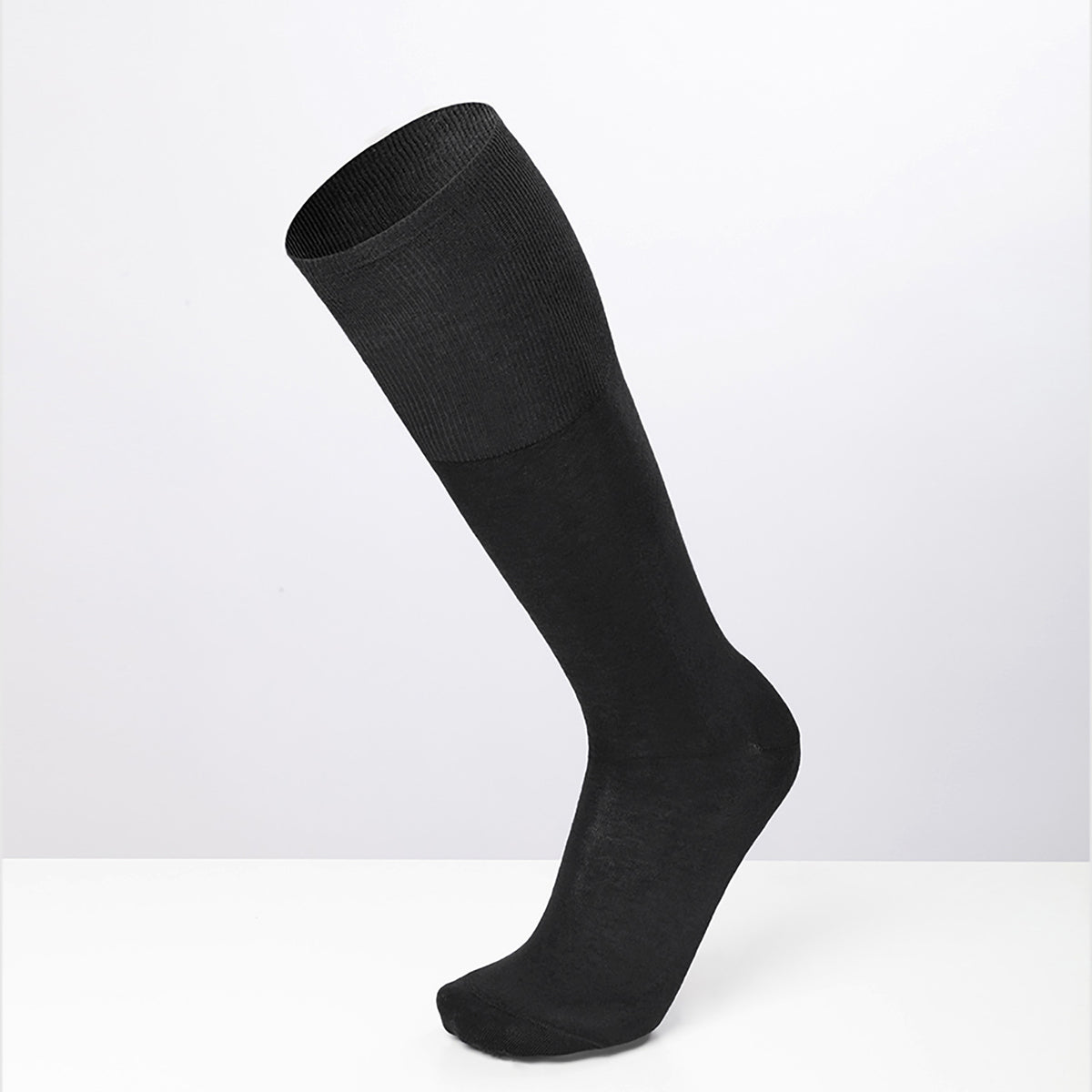 Calze lunghe Warm cotton - cotone climatizzato - Colombo Milano 1911 - indossate nere