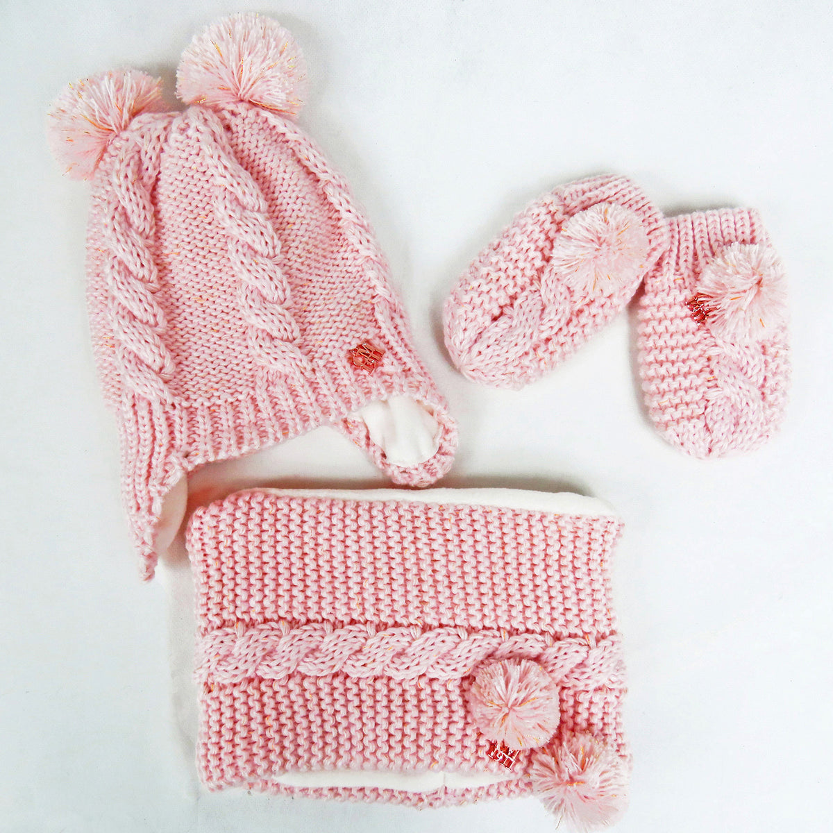 Cappello scaldacollo e muffole con trecce e lurex - 6m/18m rosa flat lay