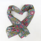 Sciarpa da bambina salvia in cotone biologico stampa liberty cuore