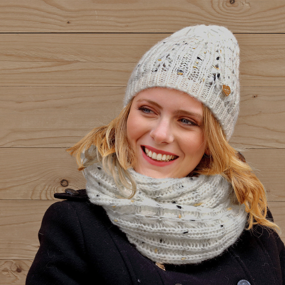 Cappello e sciarpa con lurex oro, argento e nero greige