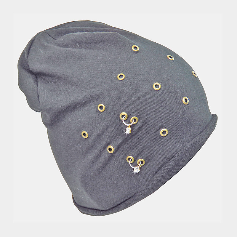 Cappello con piercing brillante e interno in pile