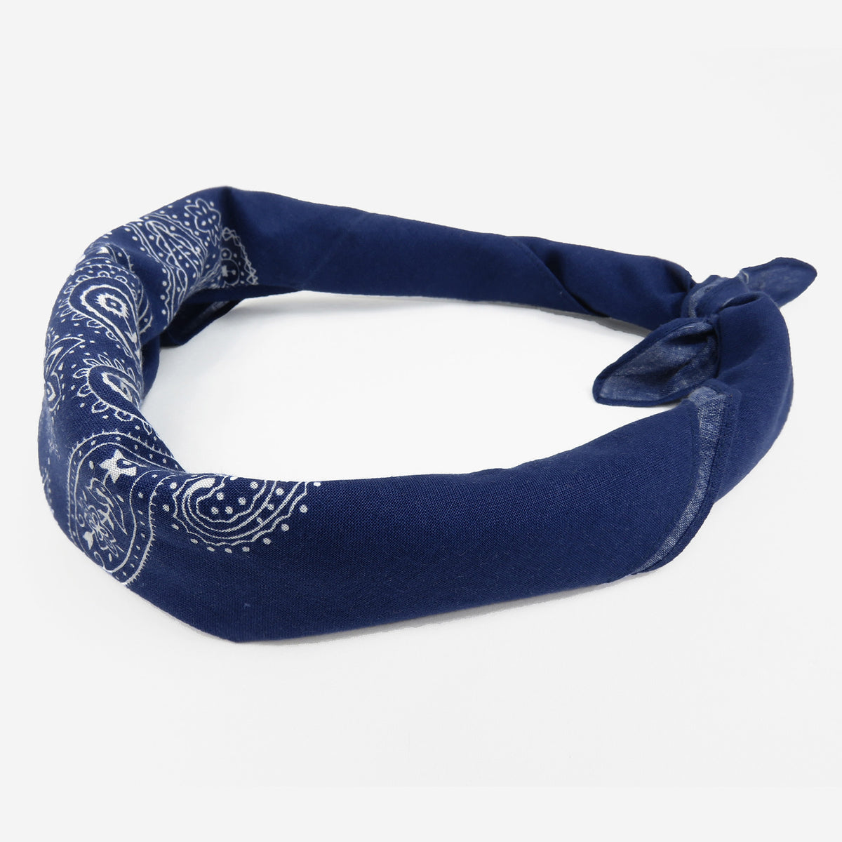 Bandana in cotone con stampa cachemire - blu scuro arrotolata
