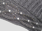 Dettaglio - berretto donna - cappello morbido tricot con motivo a catene tempestato di strass