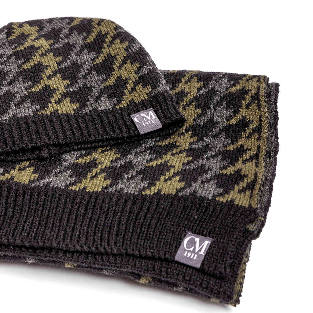 Cappello e sciarpa pied de poule dettaglio