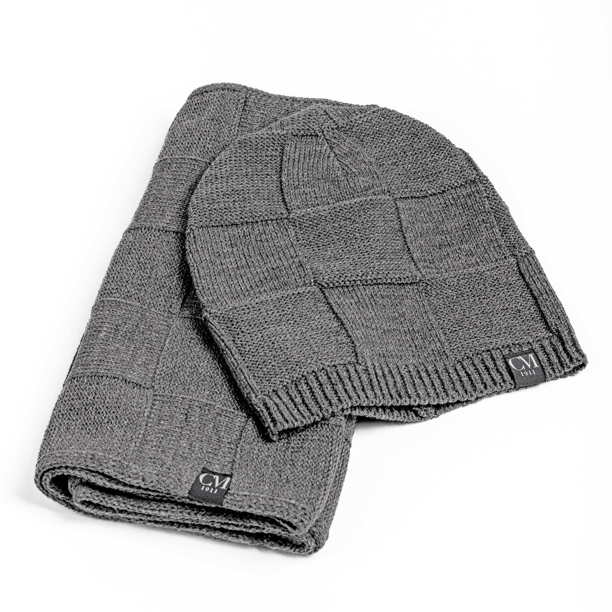 Cappello e sciarpa ad anello tessuto a quadri