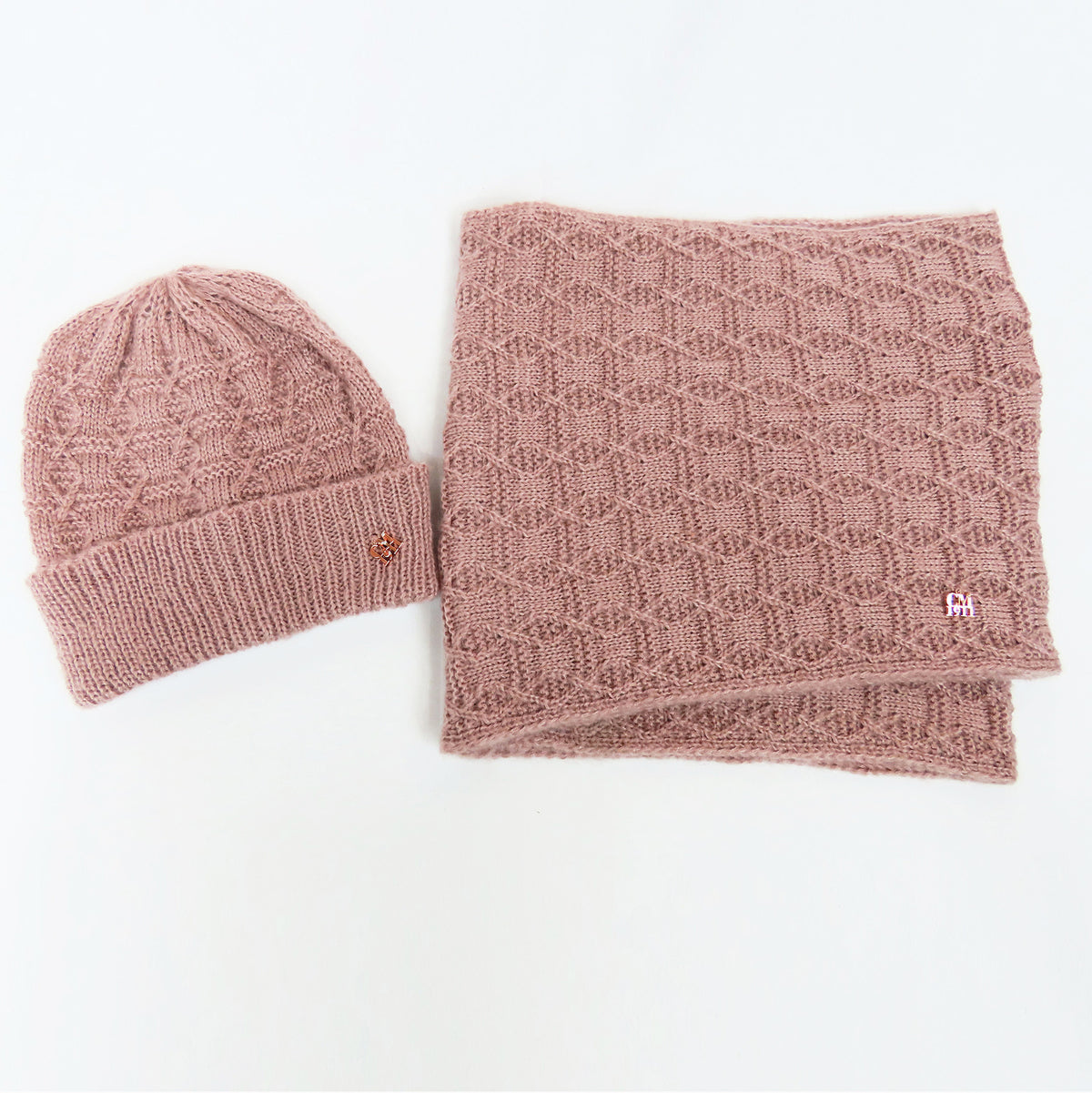 Cappello e sciarpa ad anello rosa antico