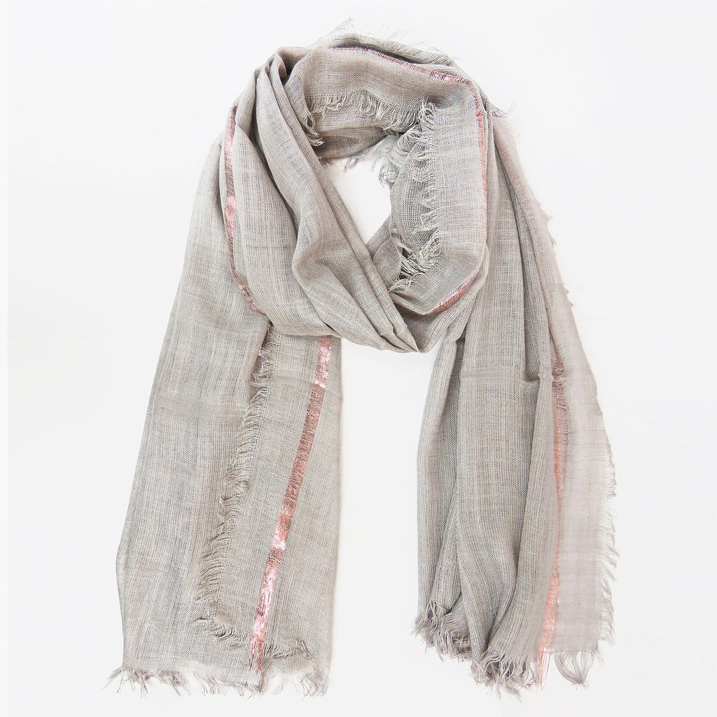 Sciarpa con frange e riga lurex bronzo in scatola regalo greige
