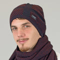 Cappello uomo bicolore con disegno a croce