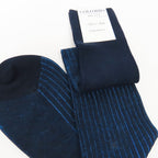 Calza lunga a coste in filo di scozia bicolor blu-denim dettaglio