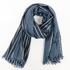 Morbida sciarpa con catenelle in scatola regalo denim