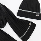 Cappello e sciarpa morbidi neri con riga grigia detail