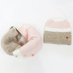 Cappello e sciarpa ad anello pelosi colori tenui