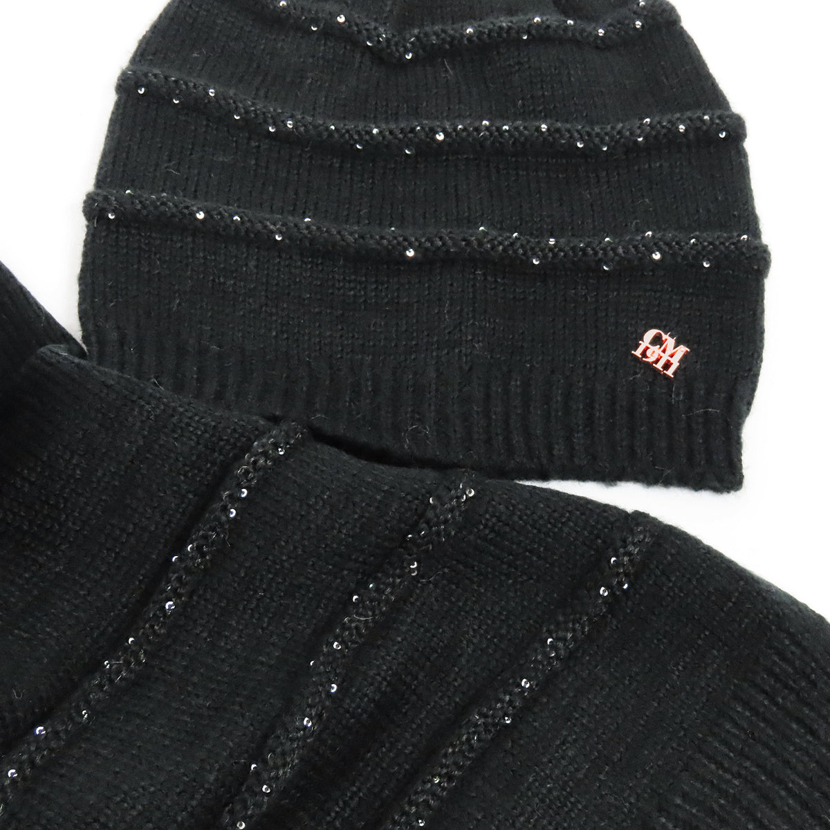Cappello e sciarpa a righe 3d con paillettes dettaglio