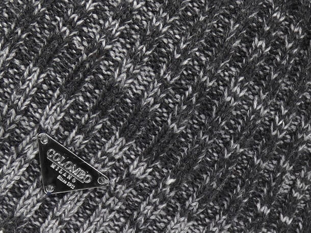 Dettaglio - berretto uomo - cappello lungo tricot bicolore con lavorazione a filato ritorto