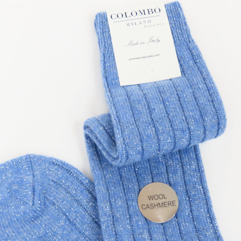 Calze lunghe azzurro polvere in Cashmere con lurex argento dettaglio