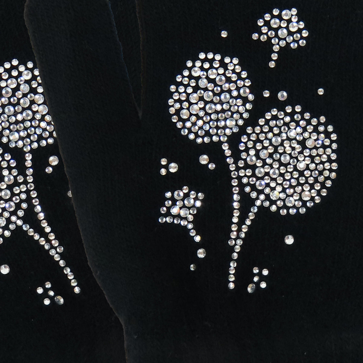 Guanti donna elasticizzati con soffioni di strass dettaglio