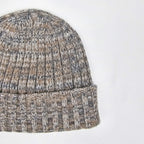 Cappello in cashmere a coste melange beige e grigio - Made in Italy