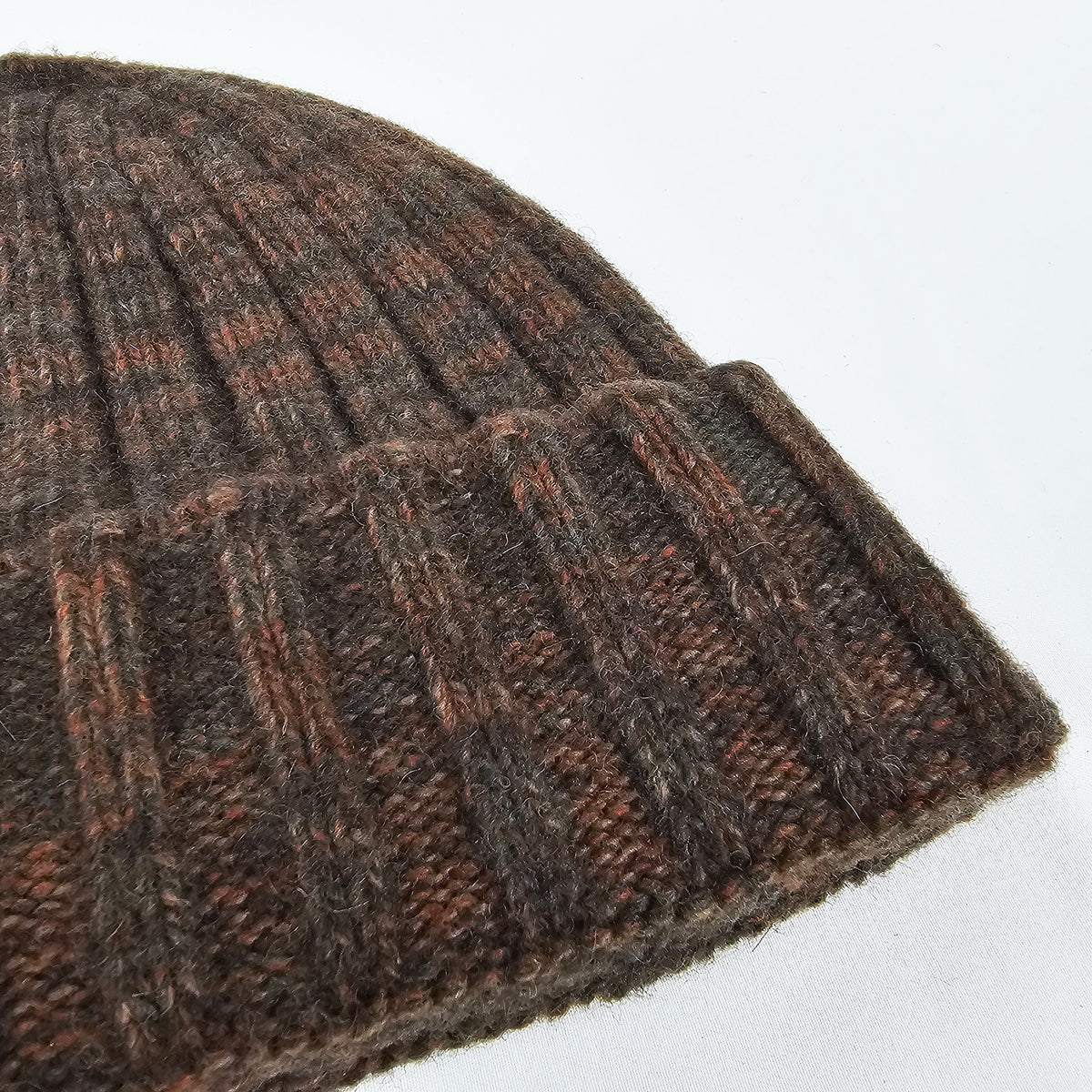 Cappello in cashmere melange ruggine - Made in Italy dettaglio