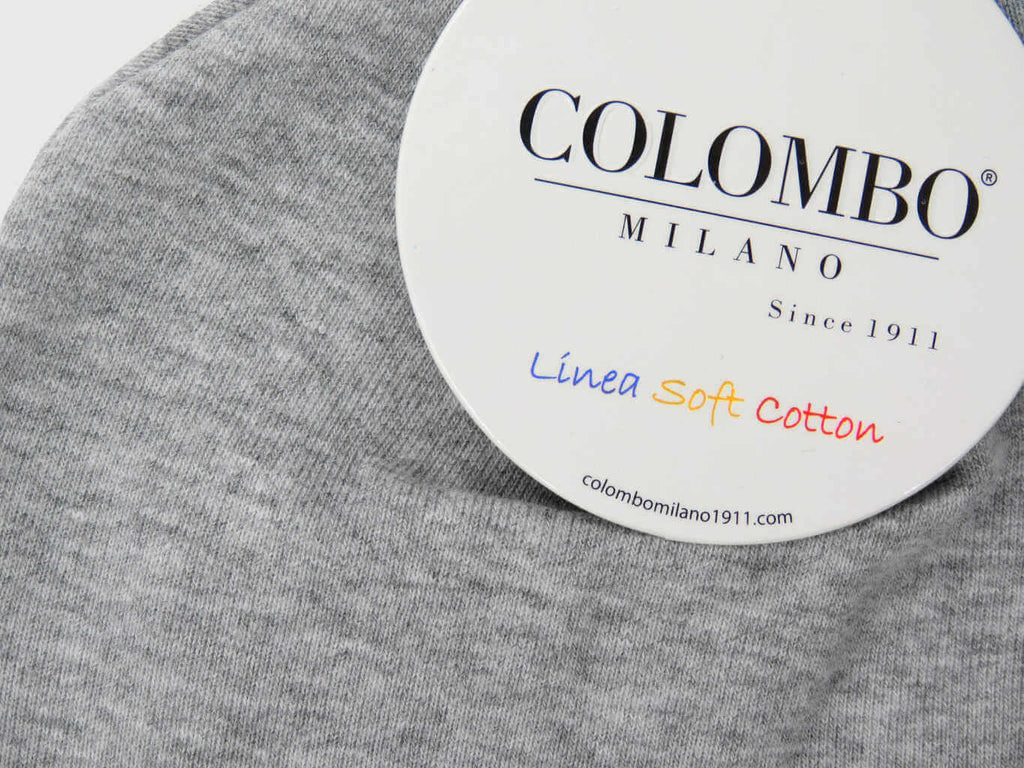 Dettaglio - cappello bimbi - berretto grigio di cotone elasticizzato