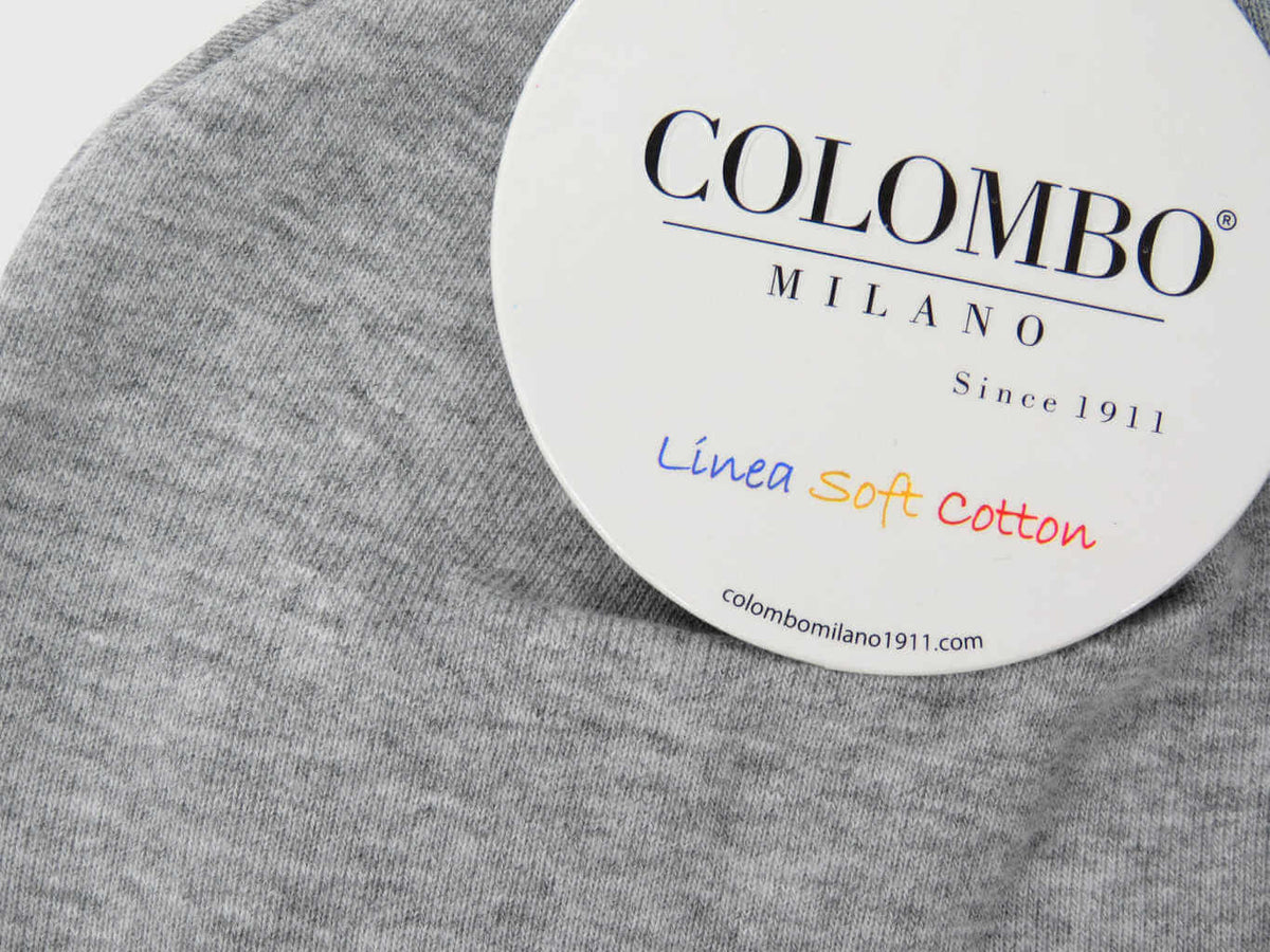 Dettaglio - cappello bimbi - berretto grigio di cotone elasticizzato