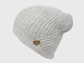 Modello - cappello a costine dai colori delicati finissaggio mohair