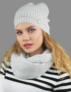 Modella - cappello a costine dai colori delicati finissaggio mohair