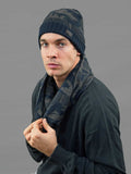 Modello - sciarpa ad anello da uomo jacquard mimetico