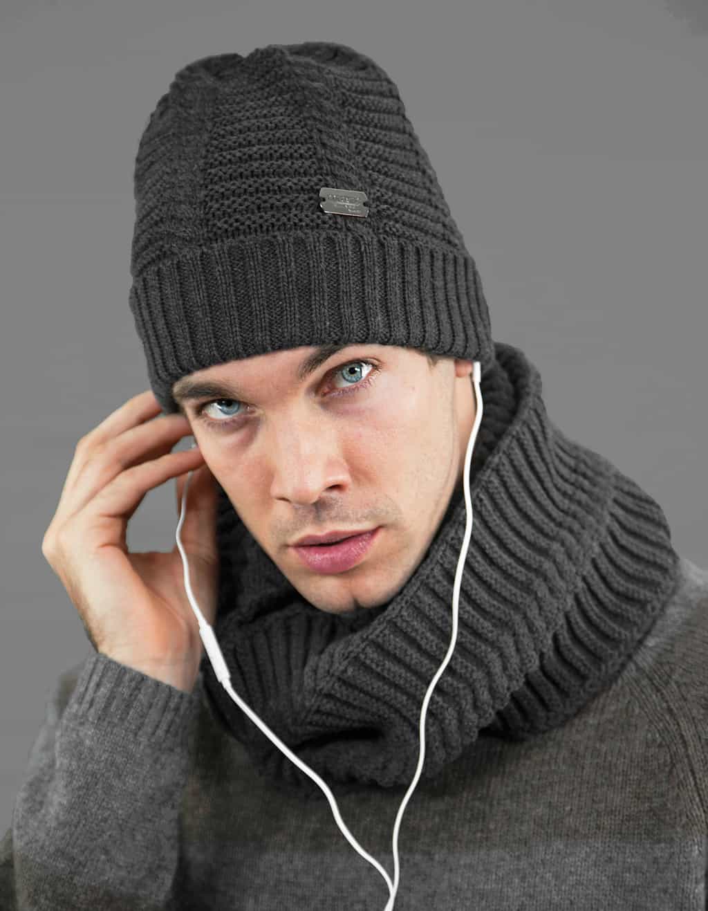 Cappello e sciarpa da uomo a spicchi