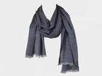 Modello - Sciarpa leggera elegante blu
