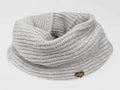 Modello - sciarpa ad anello finissaggio mohair colori delicati