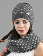 Cappello e scaldacollo a intreccio con lurex argento