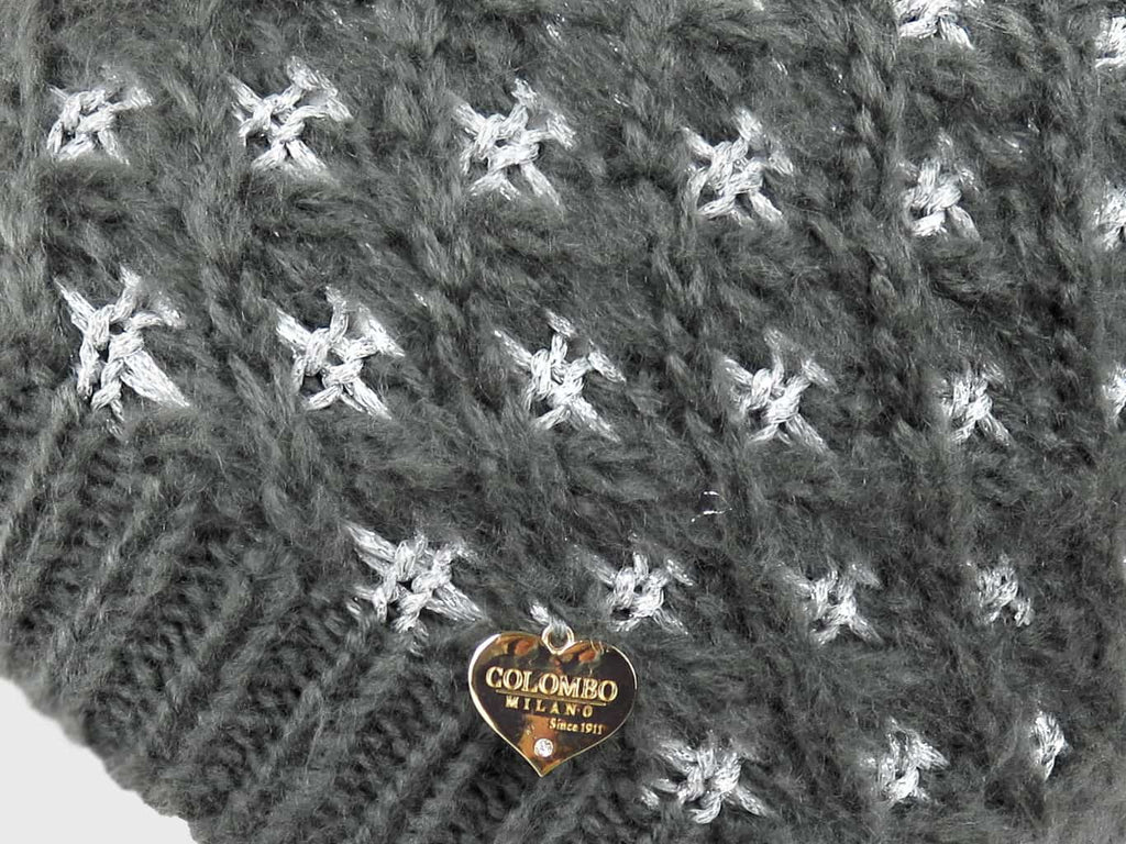 Dettaglio cuoricino - cappello a intreccio con lurex argento